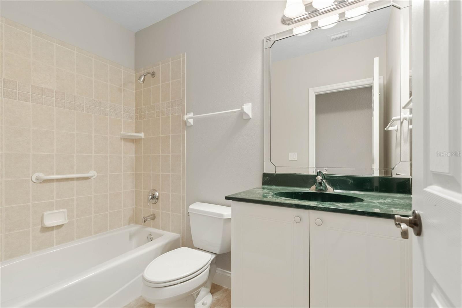 15 VILLAGE VIEW DR