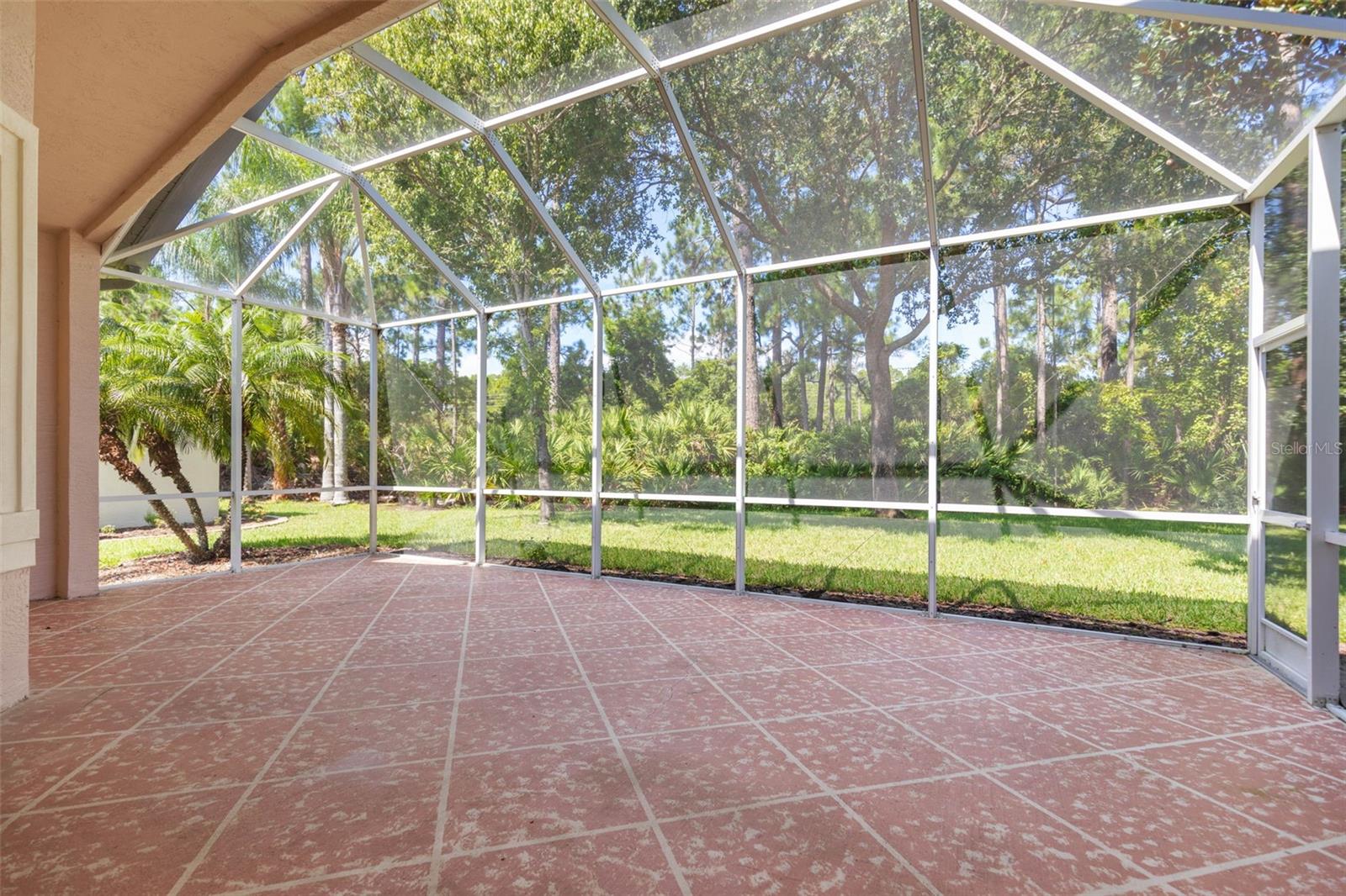 15 VILLAGE VIEW DR