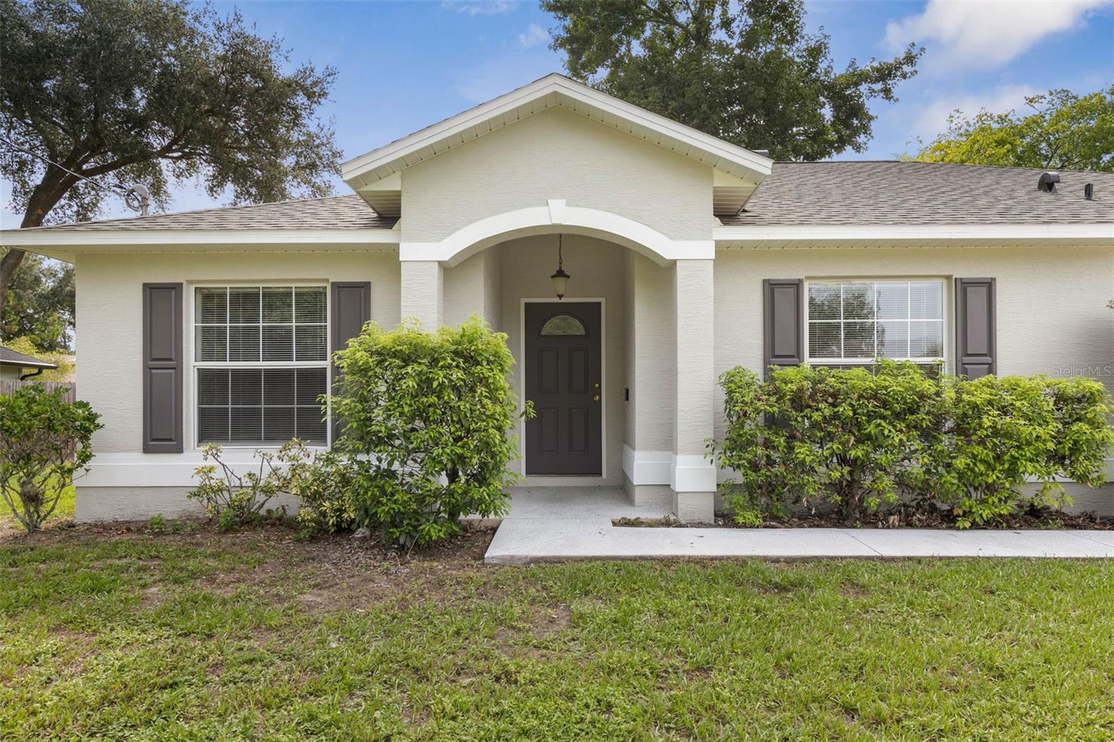 209 PARKVIEW DR