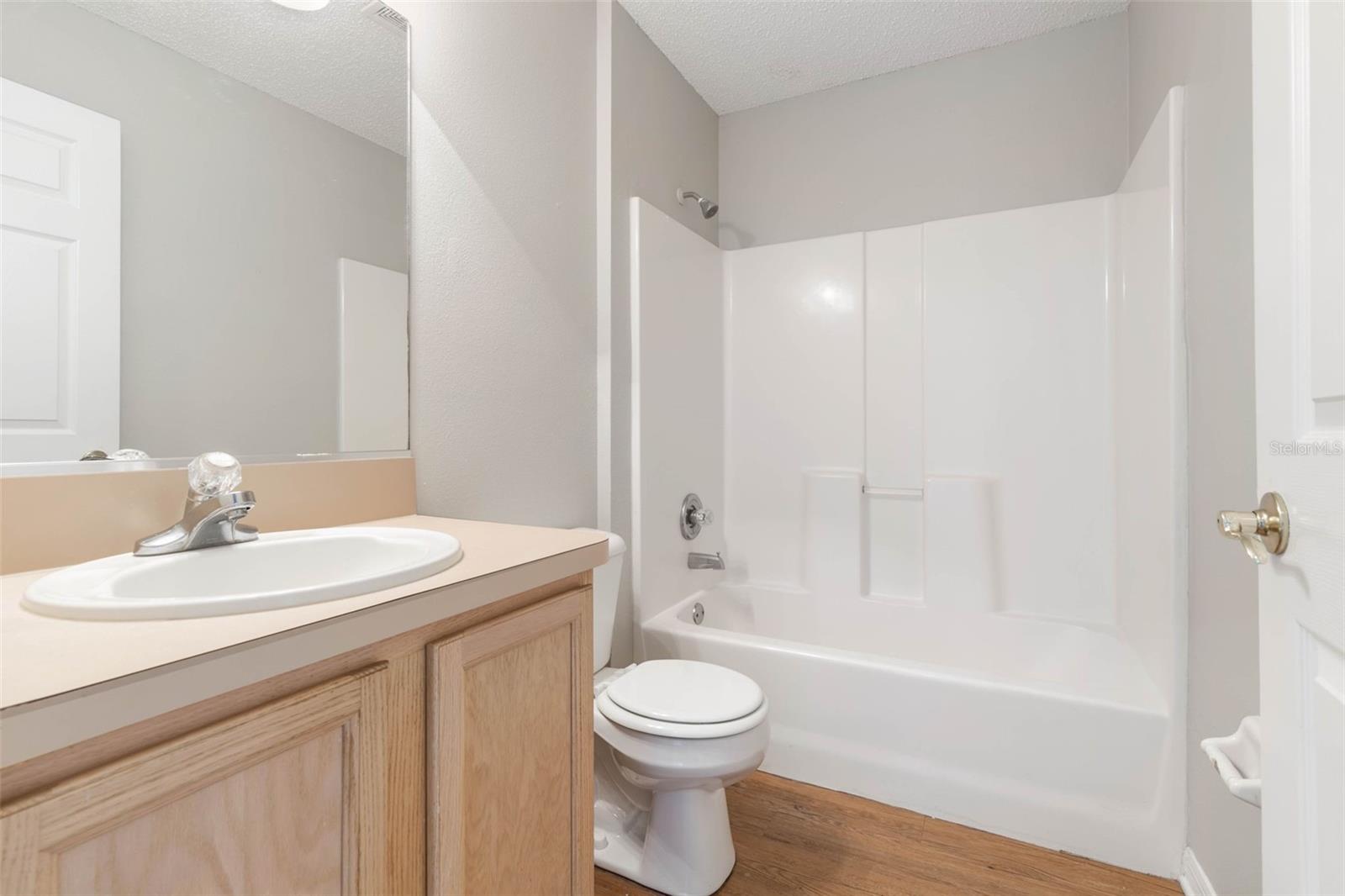 209 PARKVIEW DR