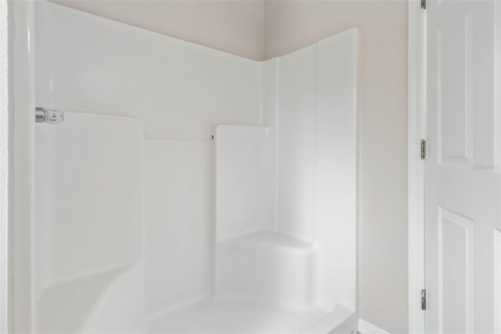 209 PARKVIEW DR