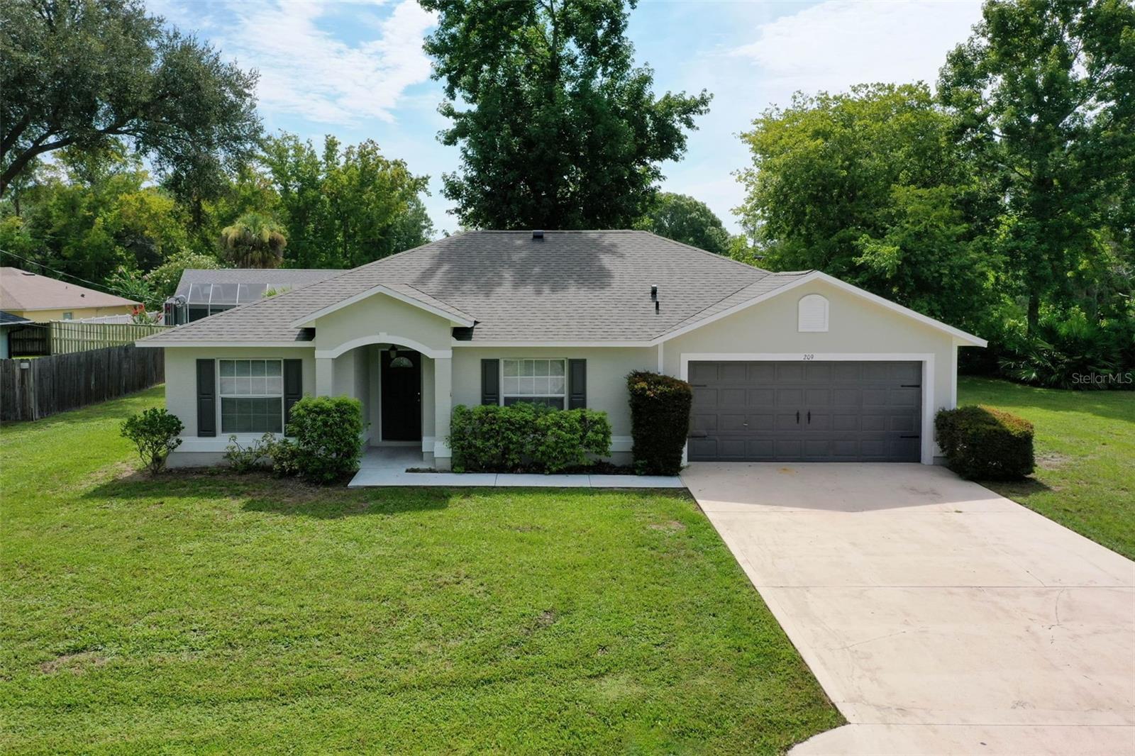 209 PARKVIEW DR