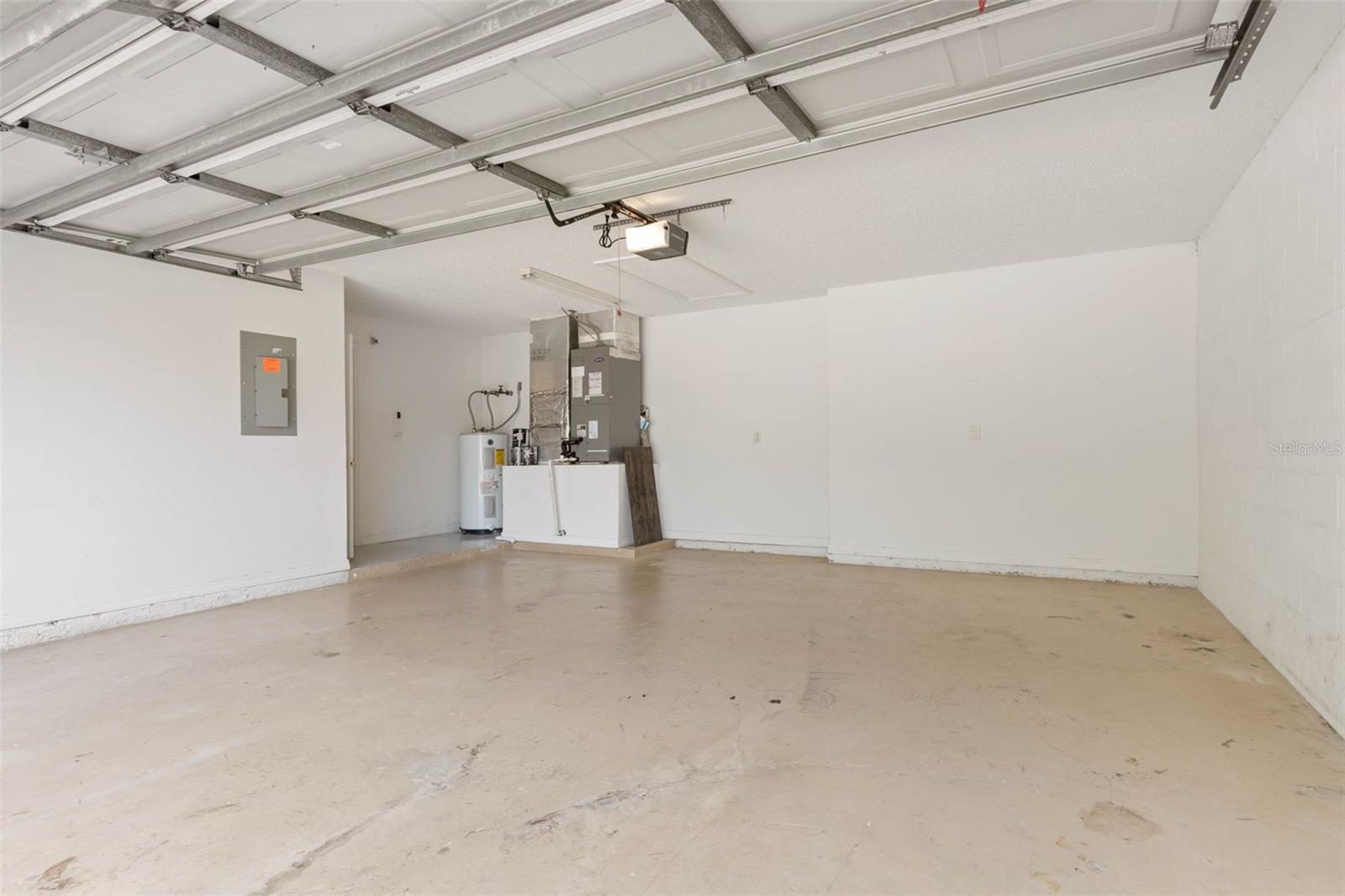 209 PARKVIEW DR