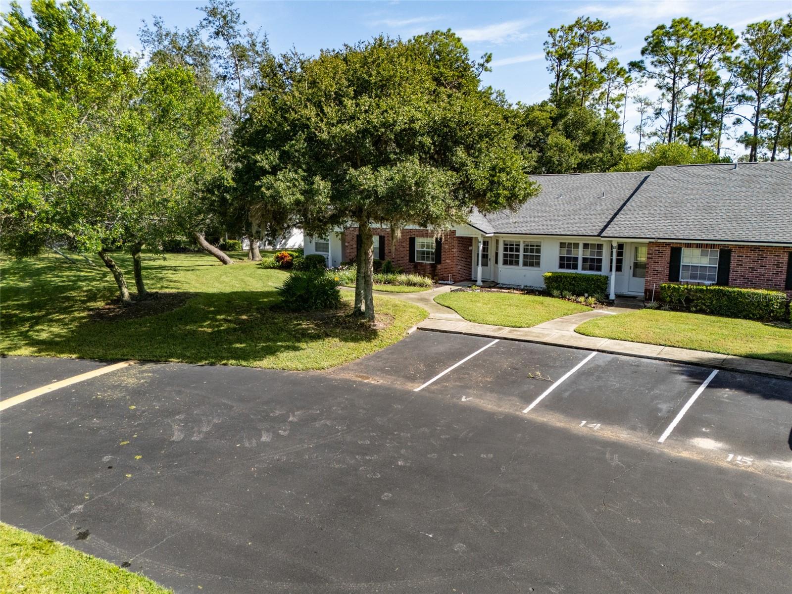 14 KINGS COLONY CT #14