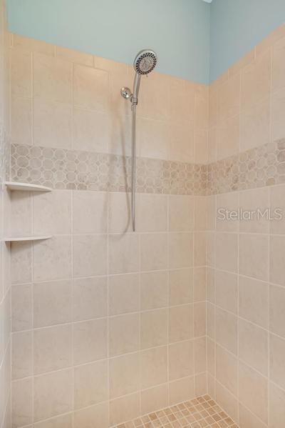 20 COLLINGTON CT