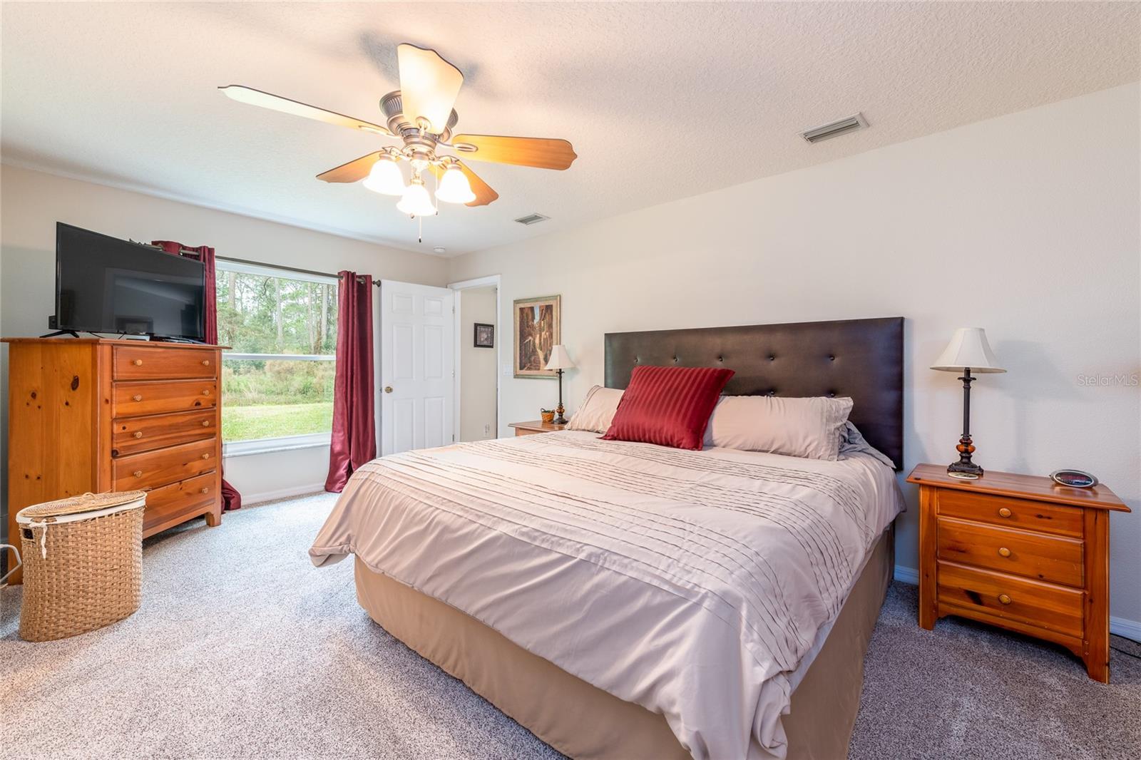 11 LAKE SUCCESS DR
