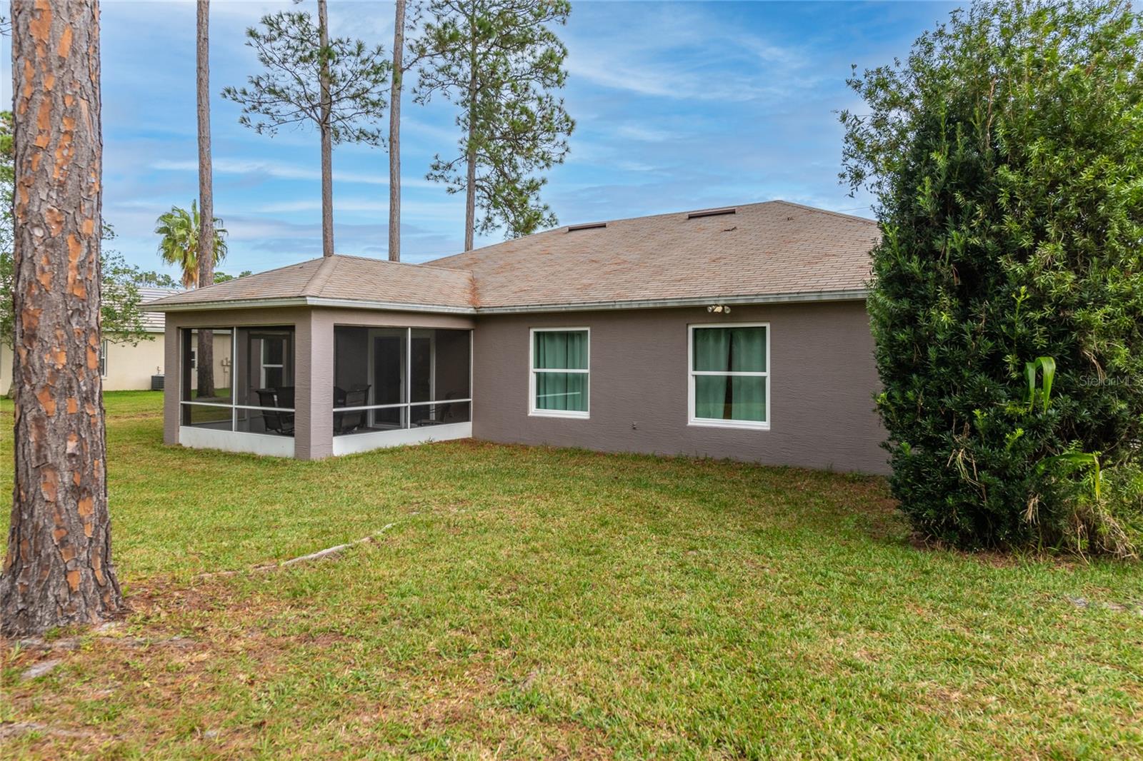 11 LAKE SUCCESS DR