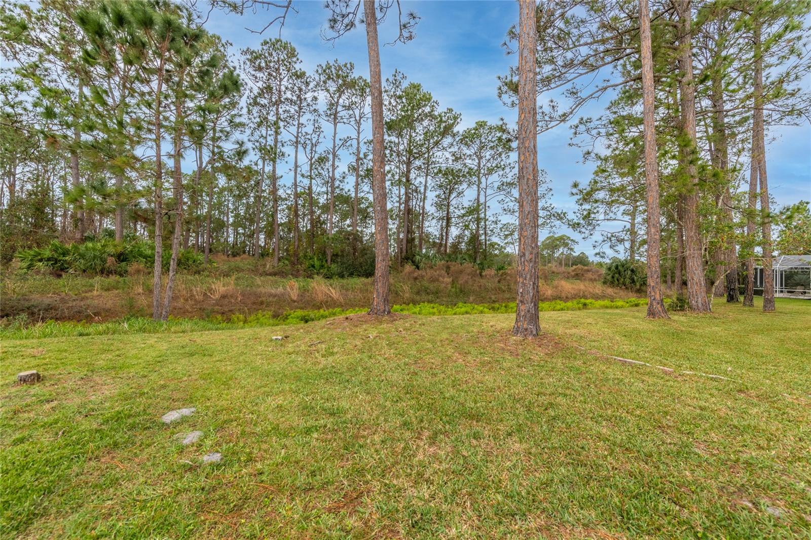 11 LAKE SUCCESS DR
