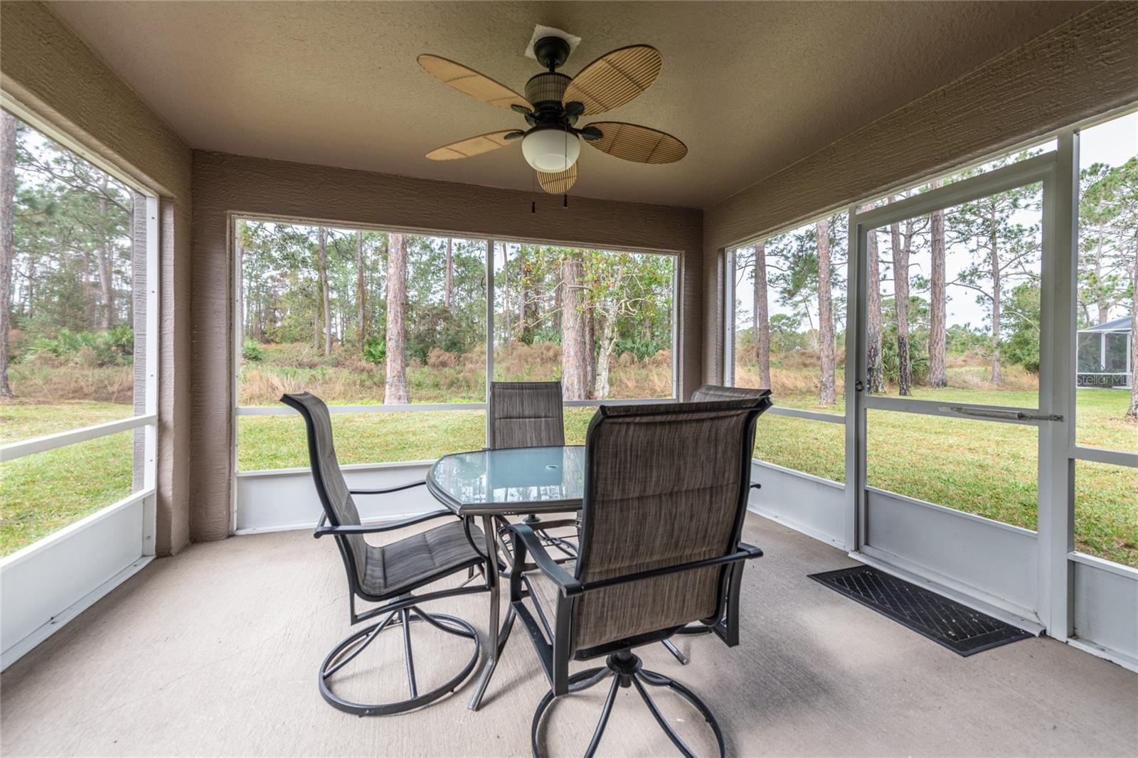 11 LAKE SUCCESS DR