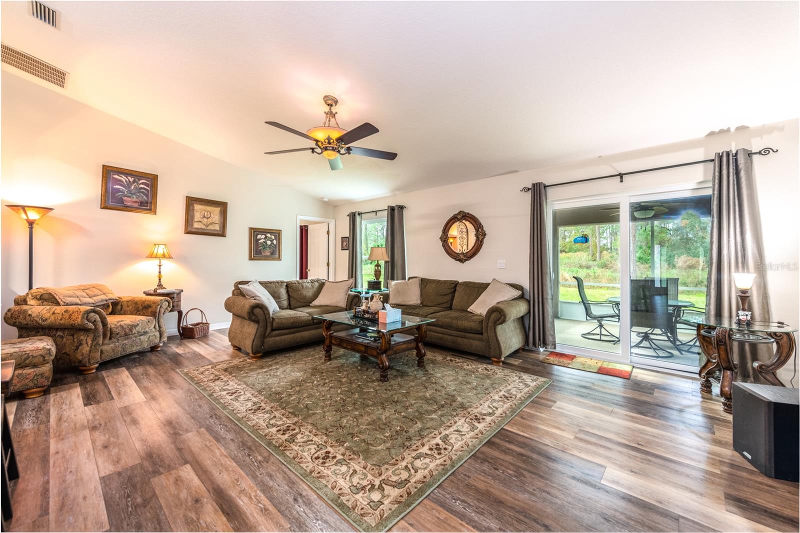 11 LAKE SUCCESS DR