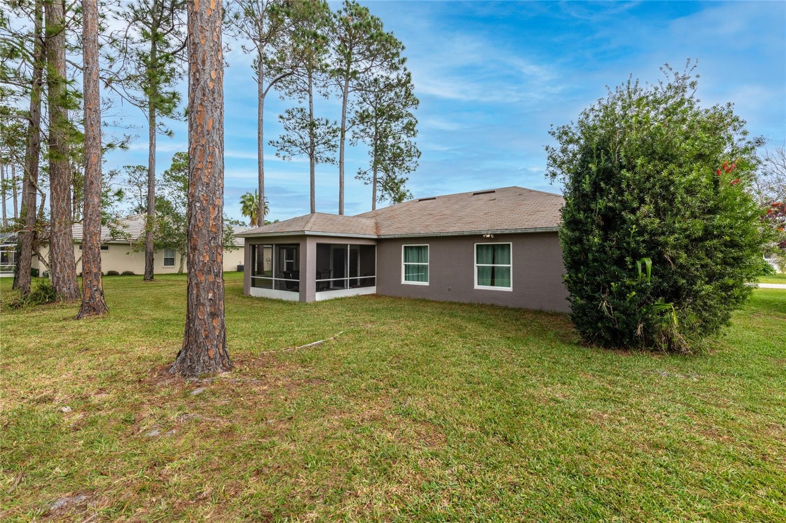11 LAKE SUCCESS DR