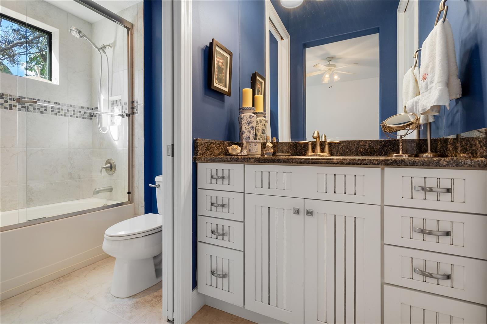 10 ANASTASIA CT