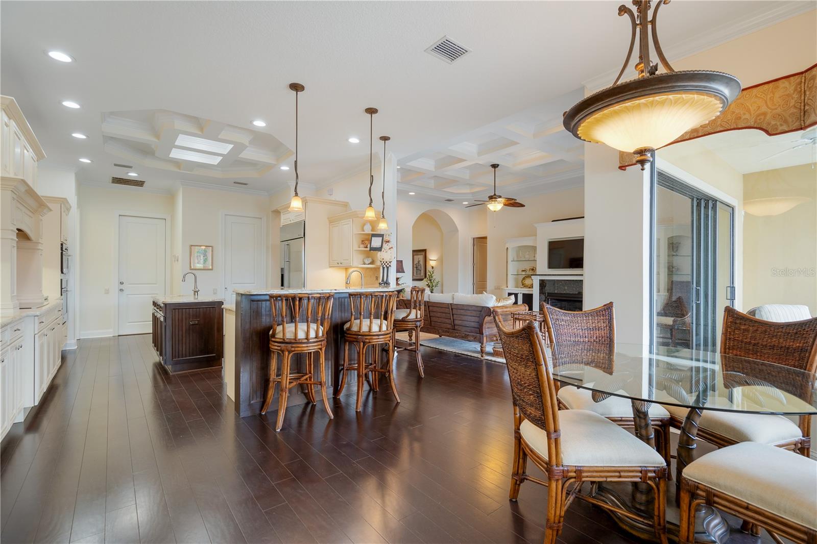 10 ANASTASIA CT