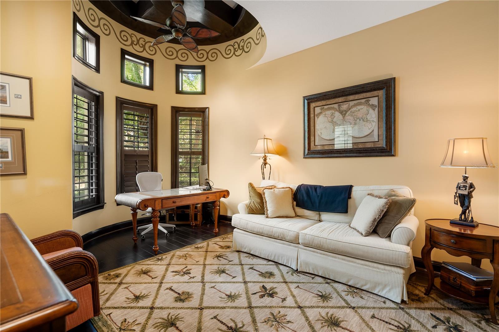 10 ANASTASIA CT