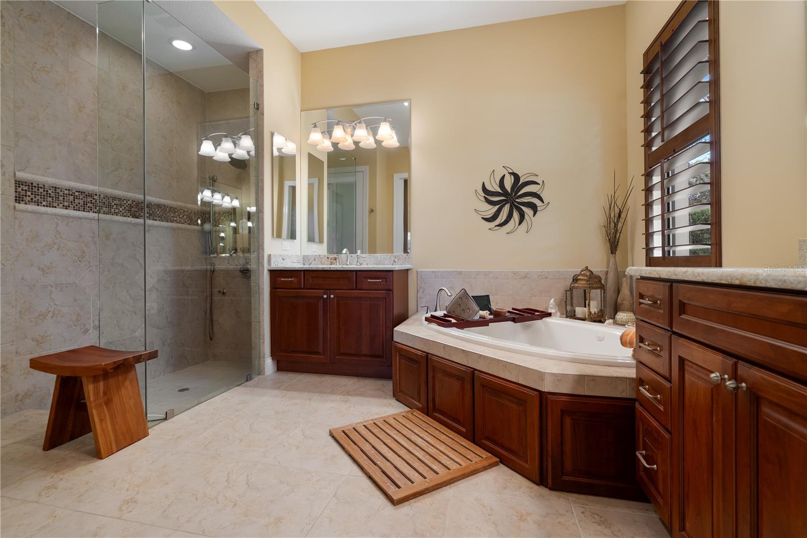 10 ANASTASIA CT