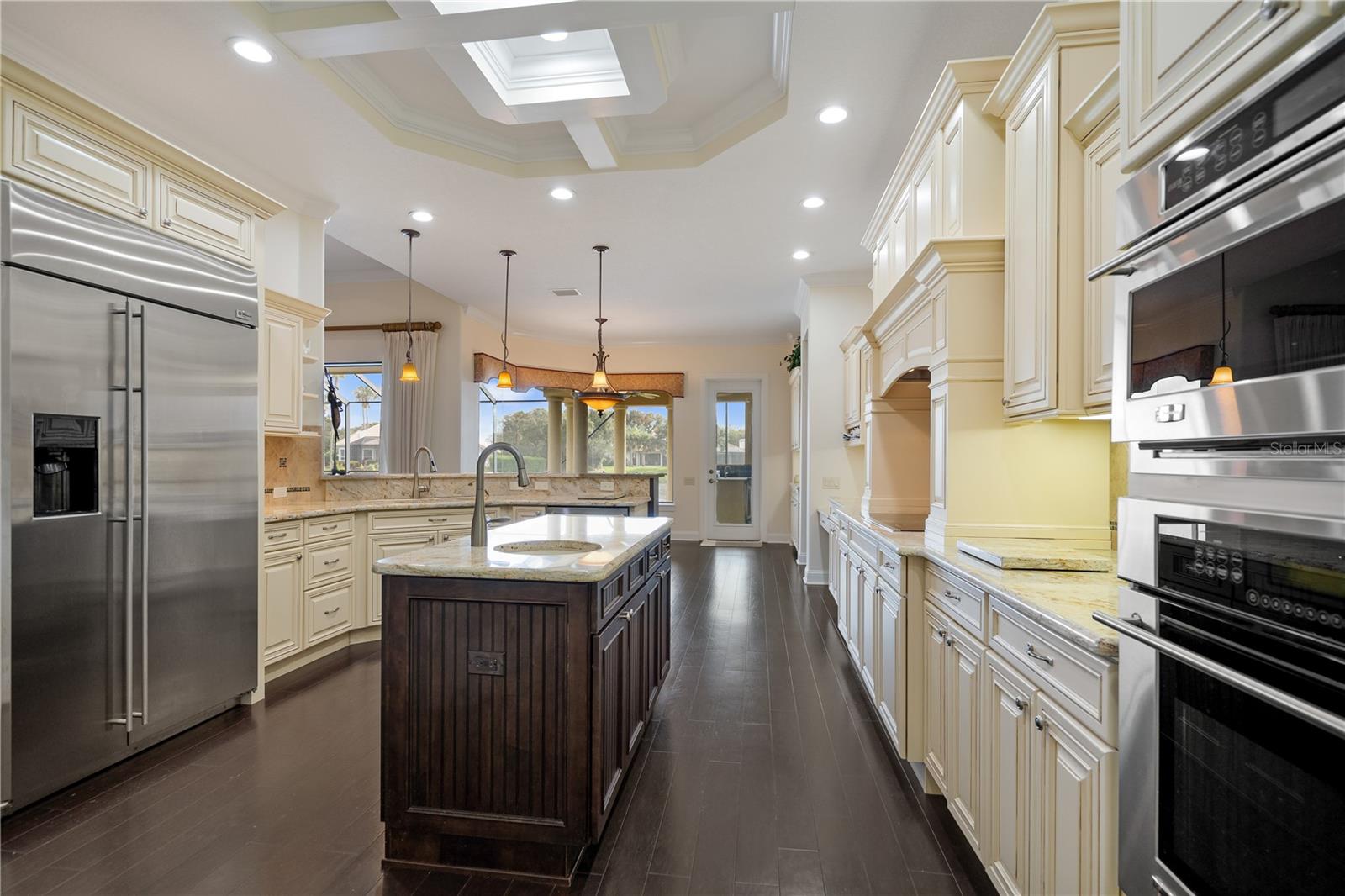 10 ANASTASIA CT