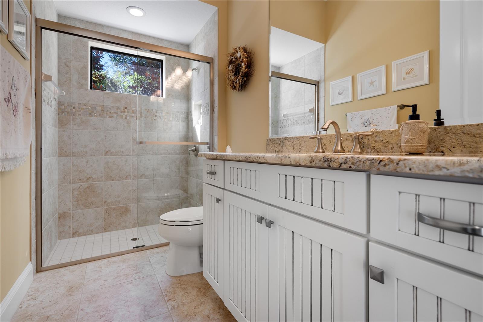 10 ANASTASIA CT