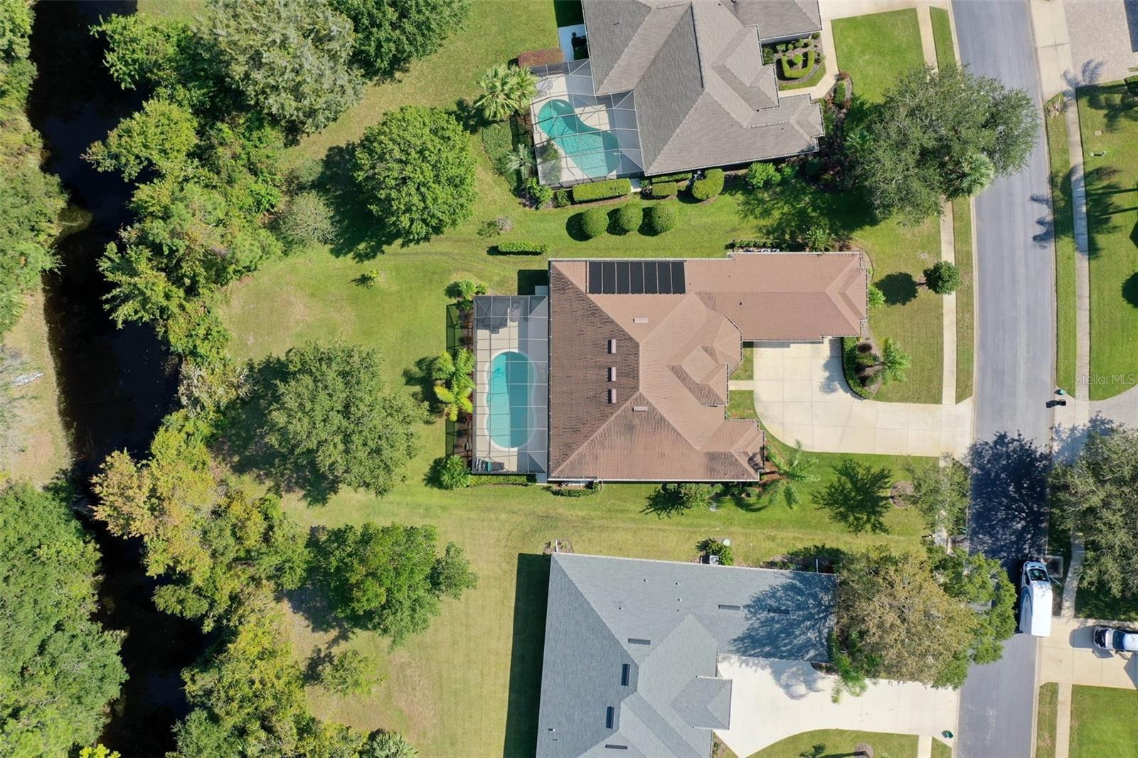 7 LAKESIDE PL E