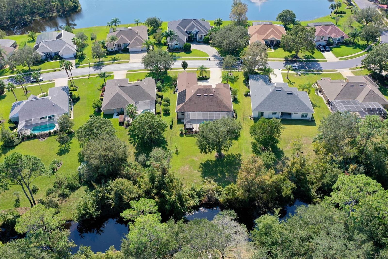 7 LAKESIDE PL E