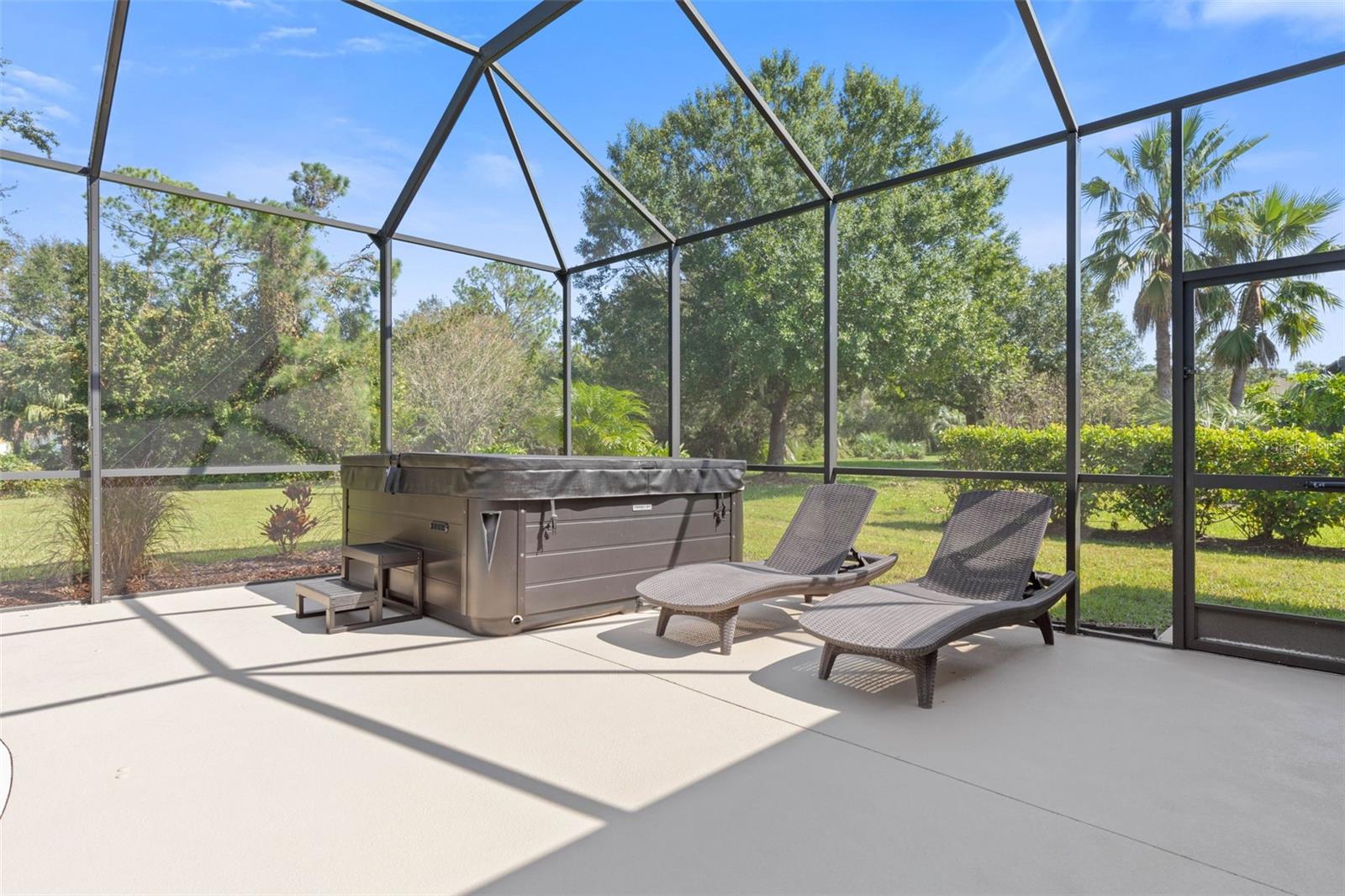 7 LAKESIDE PL E