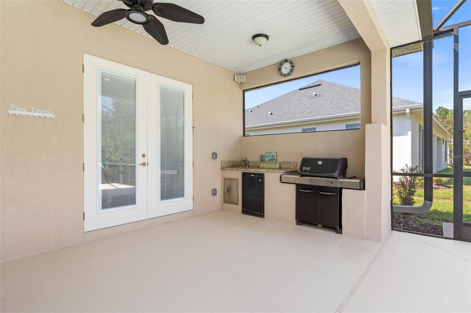 7 LAKESIDE PL E