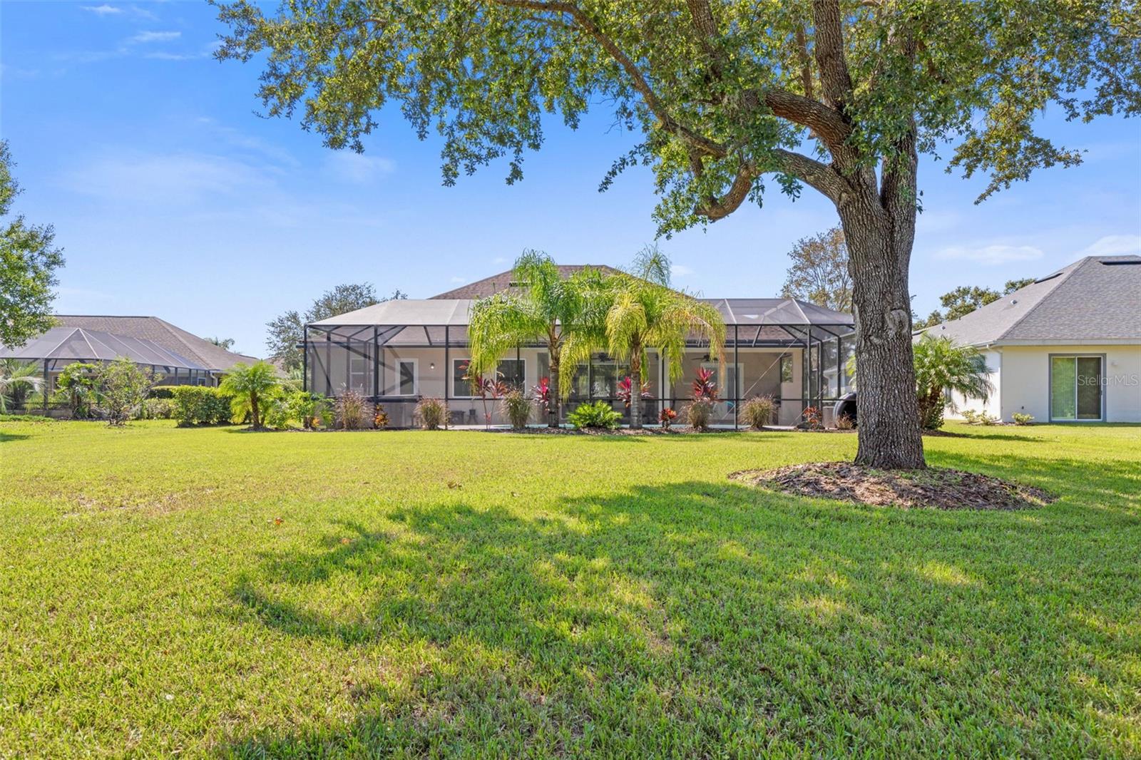 7 LAKESIDE PL E