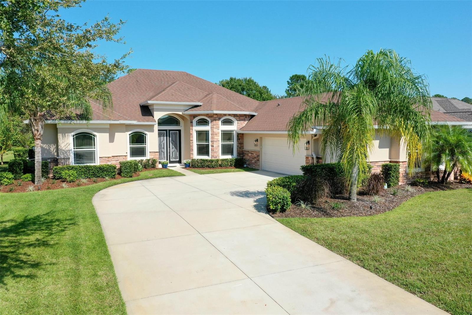 7 LAKESIDE PL E