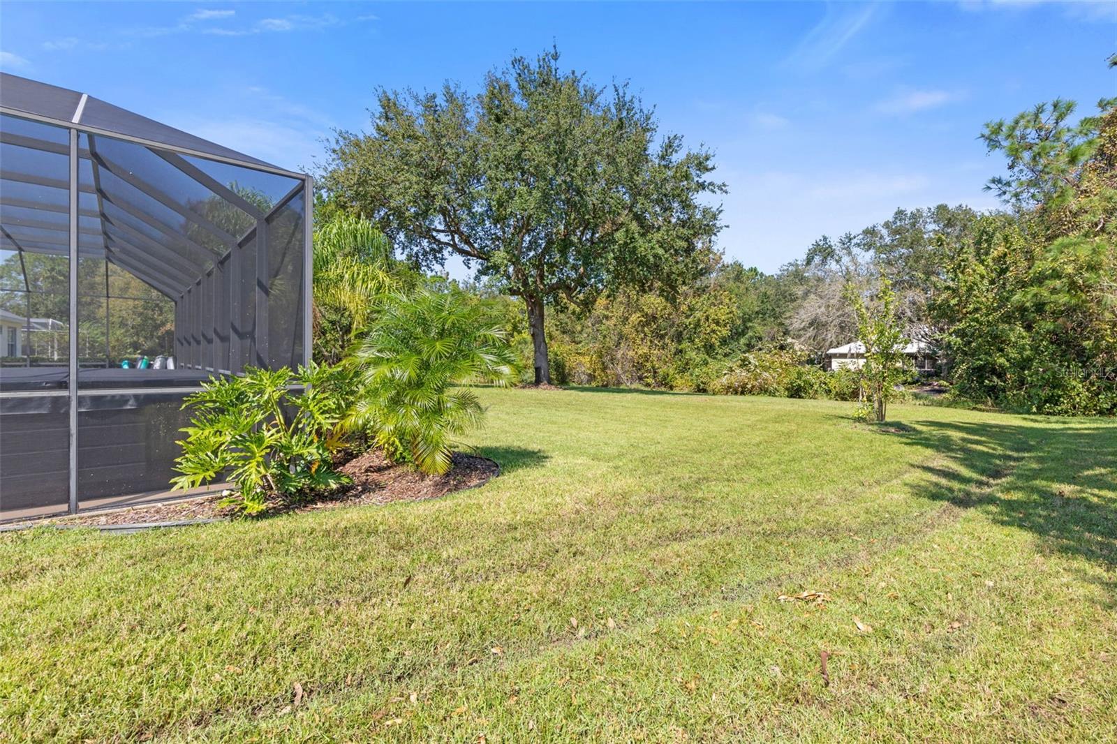 7 LAKESIDE PL E