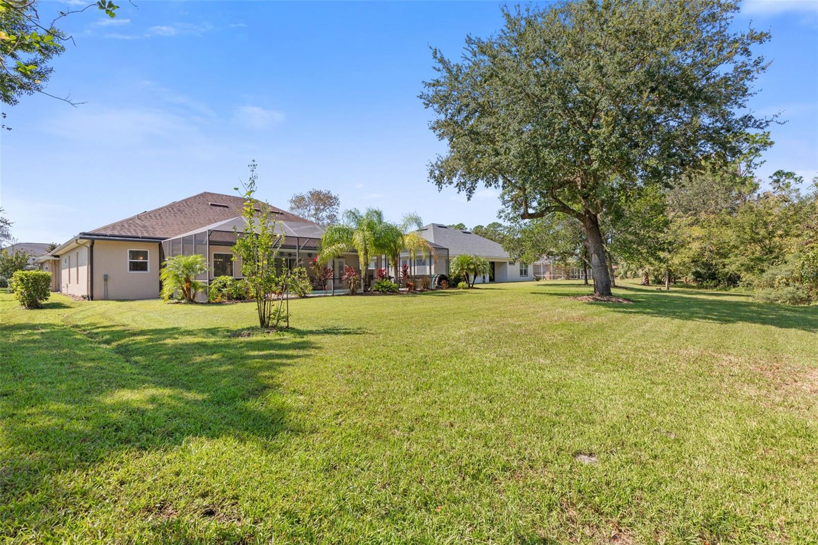 7 LAKESIDE PL E
