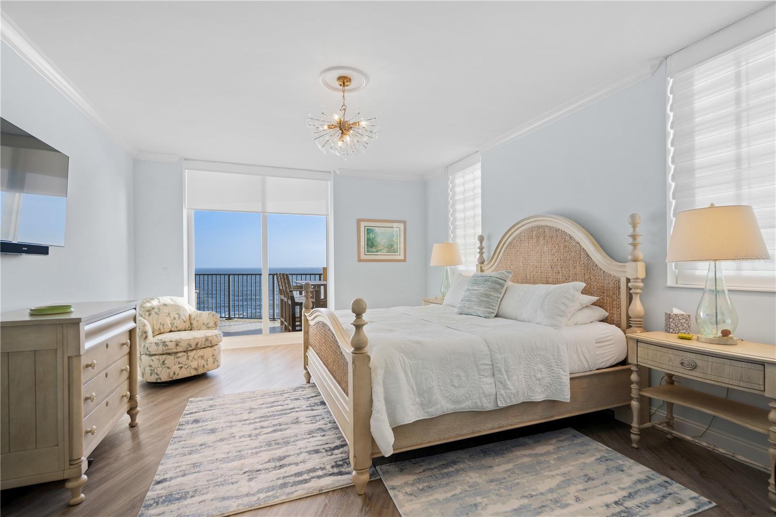 19 AVENUE DE LA MER #906