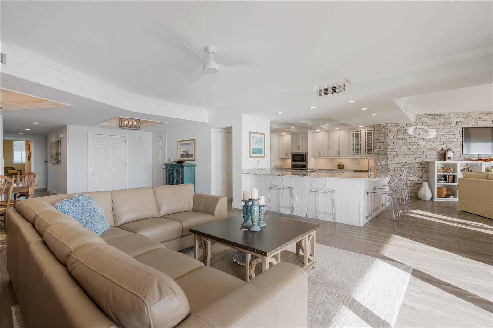 19 AVENUE DE LA MER #906