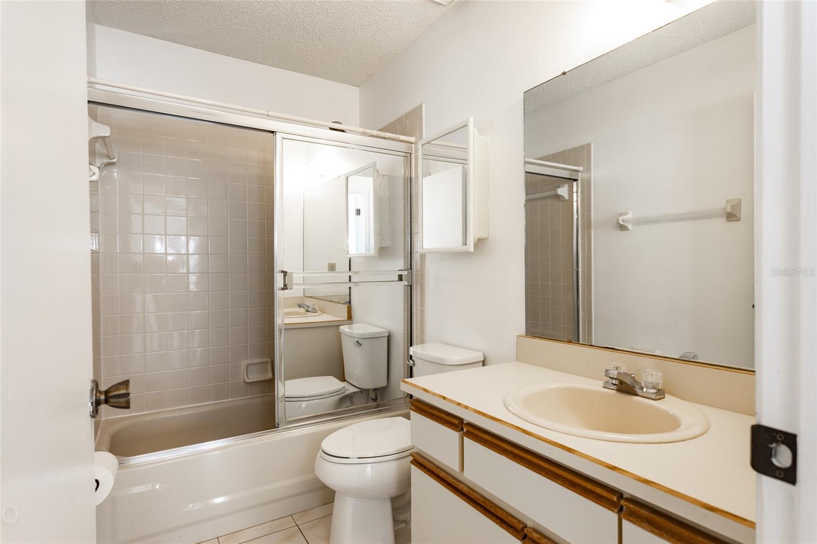 63 KINGS COLONY CT S