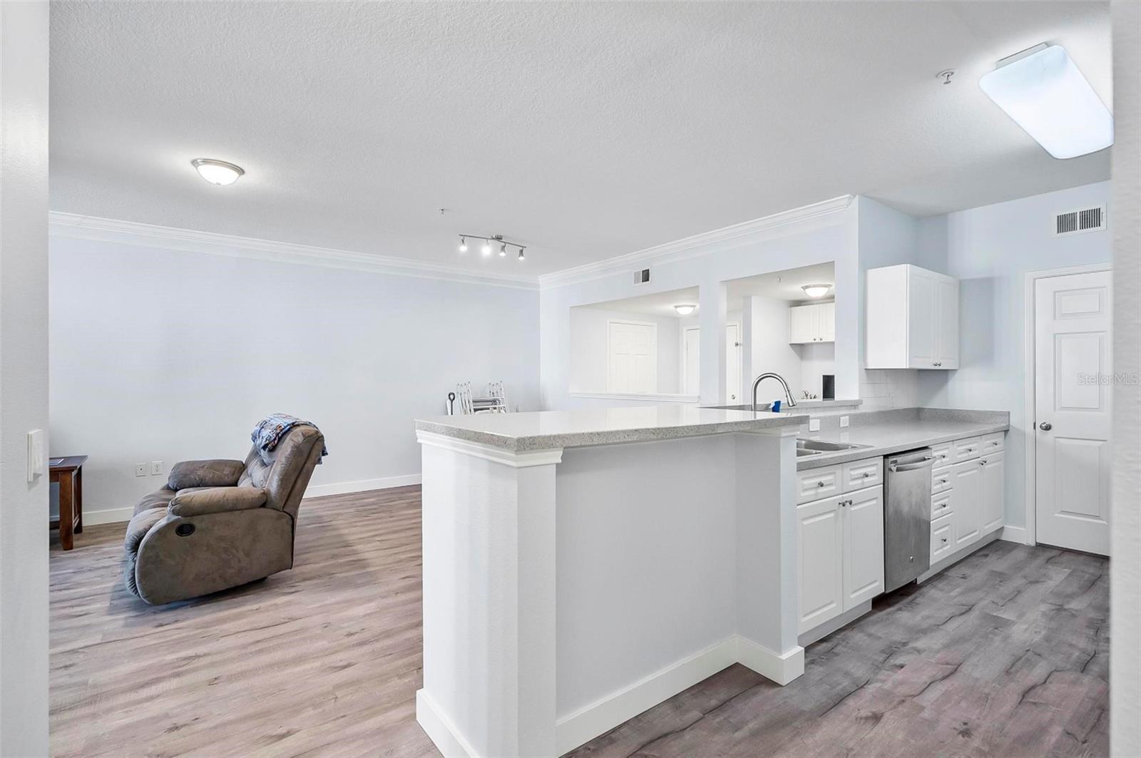280 CELEBRATION BLVD #203