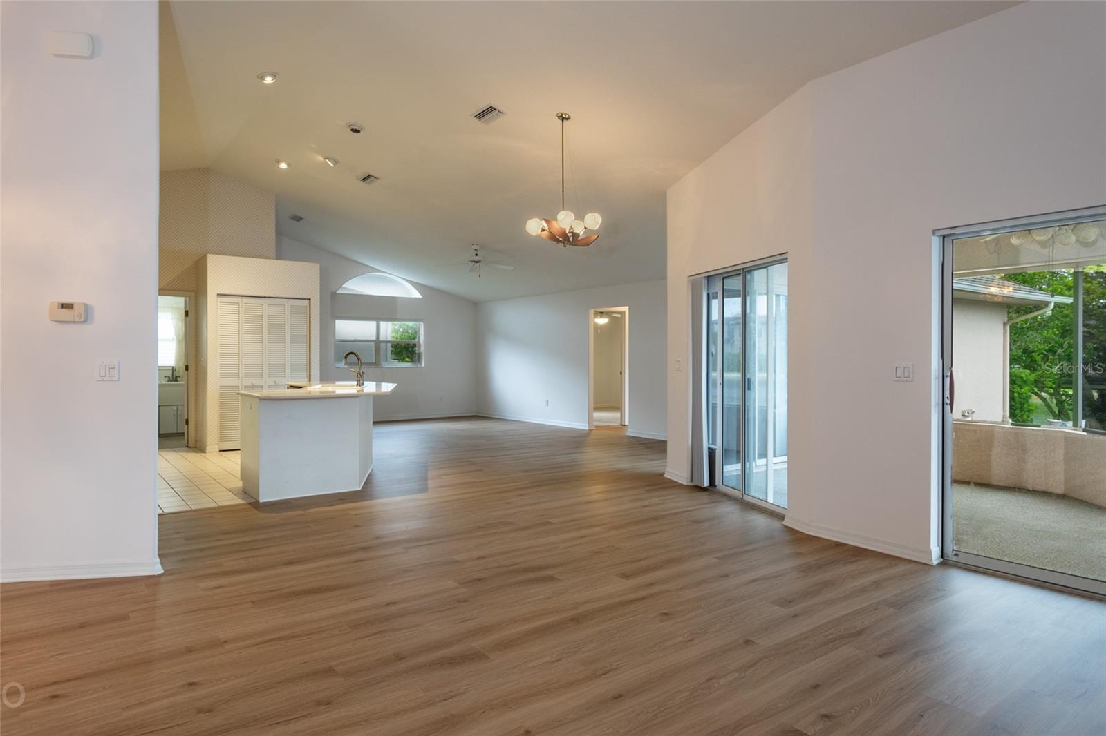 52 CORTES CT