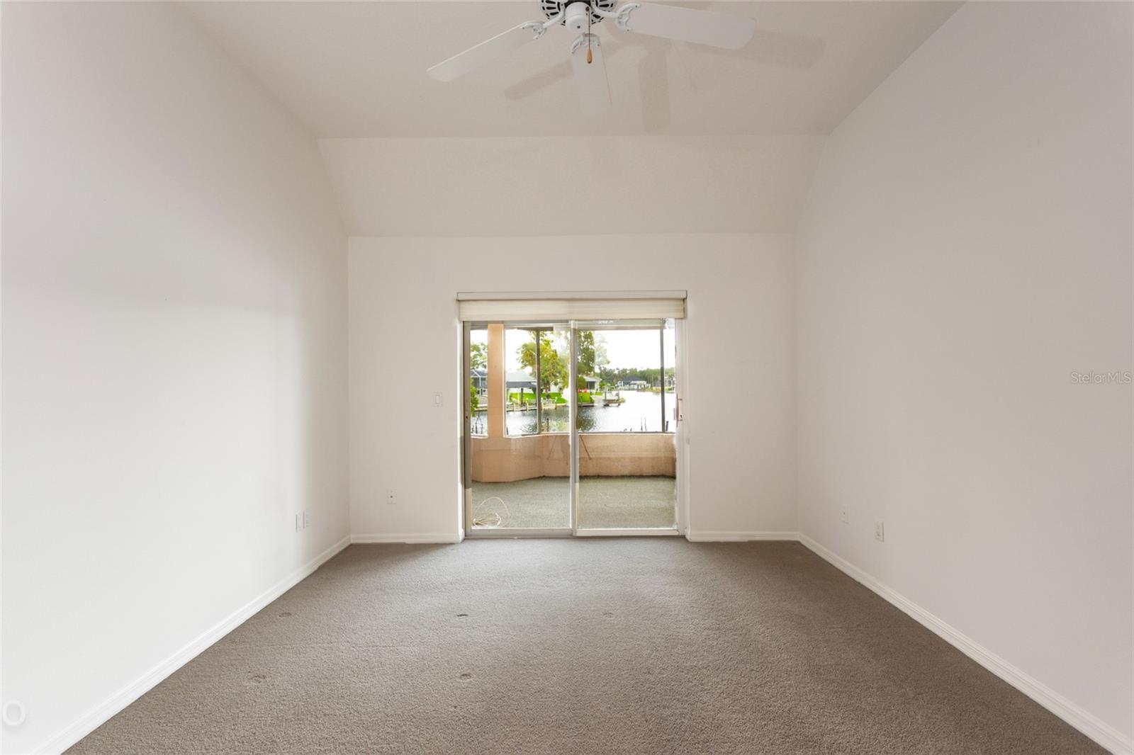 52 CORTES CT
