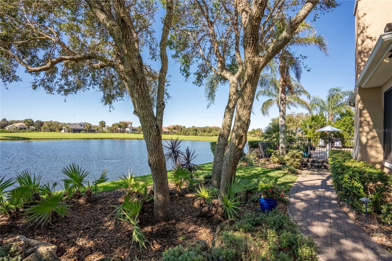 55 NORTHSHORE DR