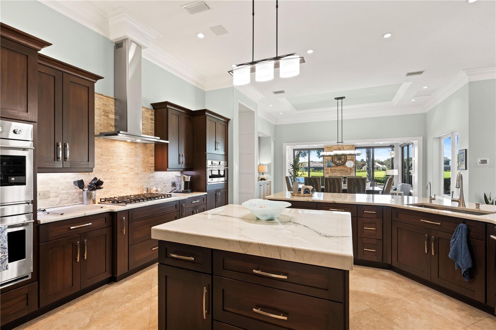 55 NORTHSHORE DR