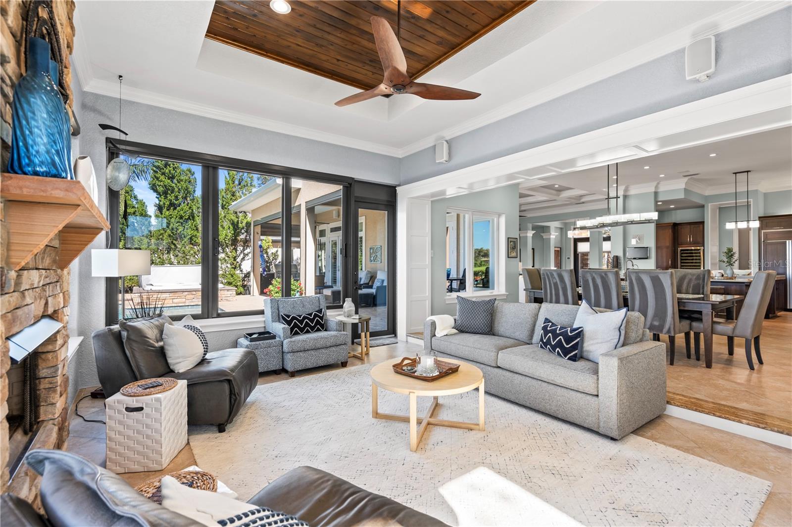 55 NORTHSHORE DR