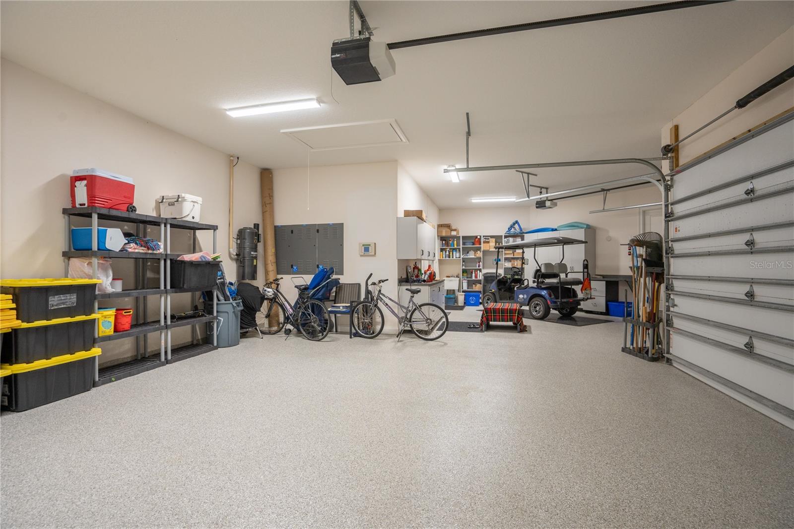 55 NORTHSHORE DR
