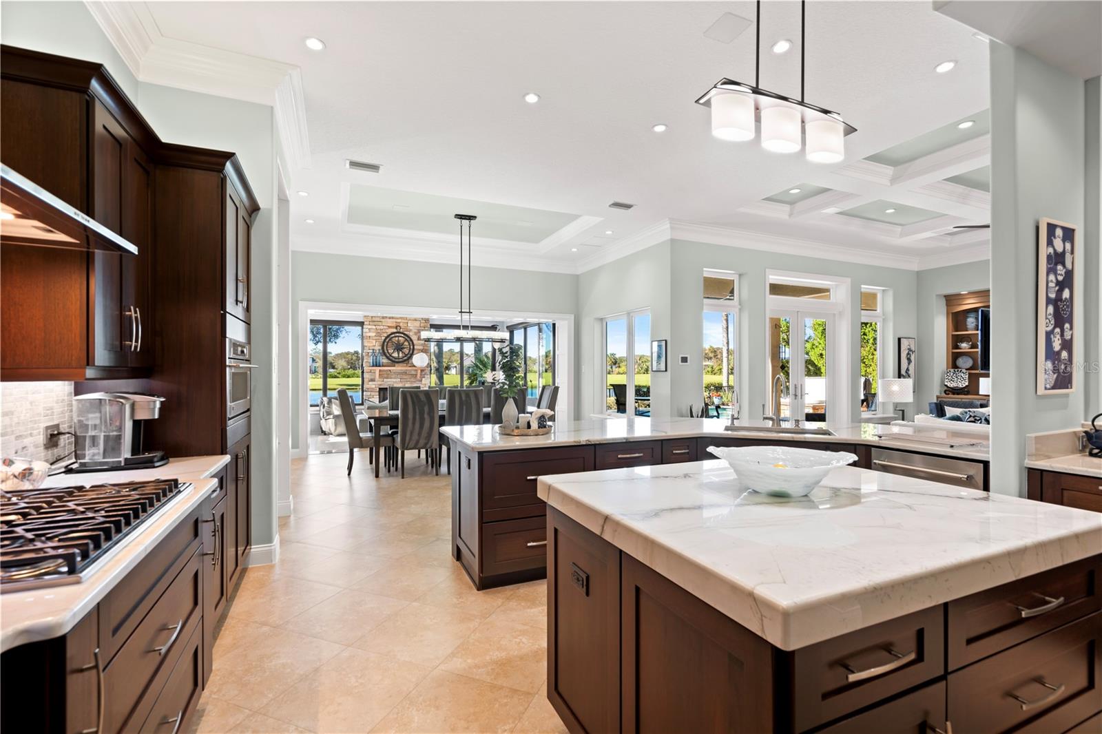 55 NORTHSHORE DR