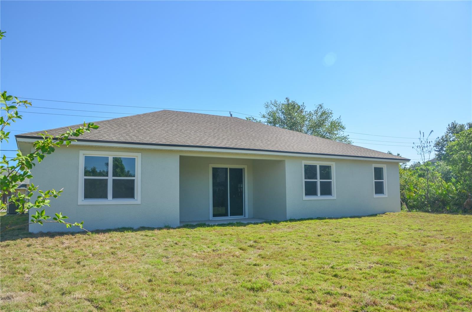15 LONDON DR