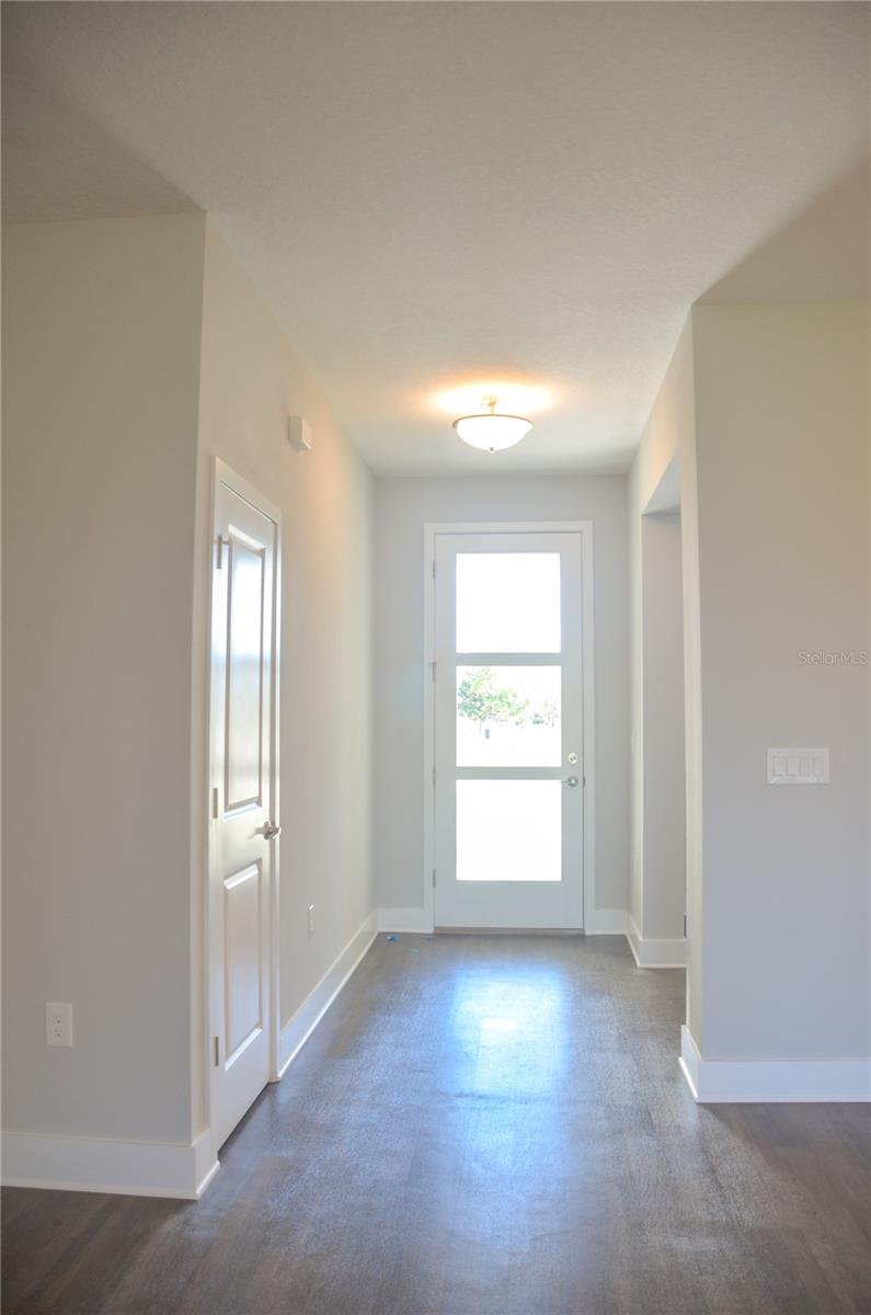 15 LONDON DR
