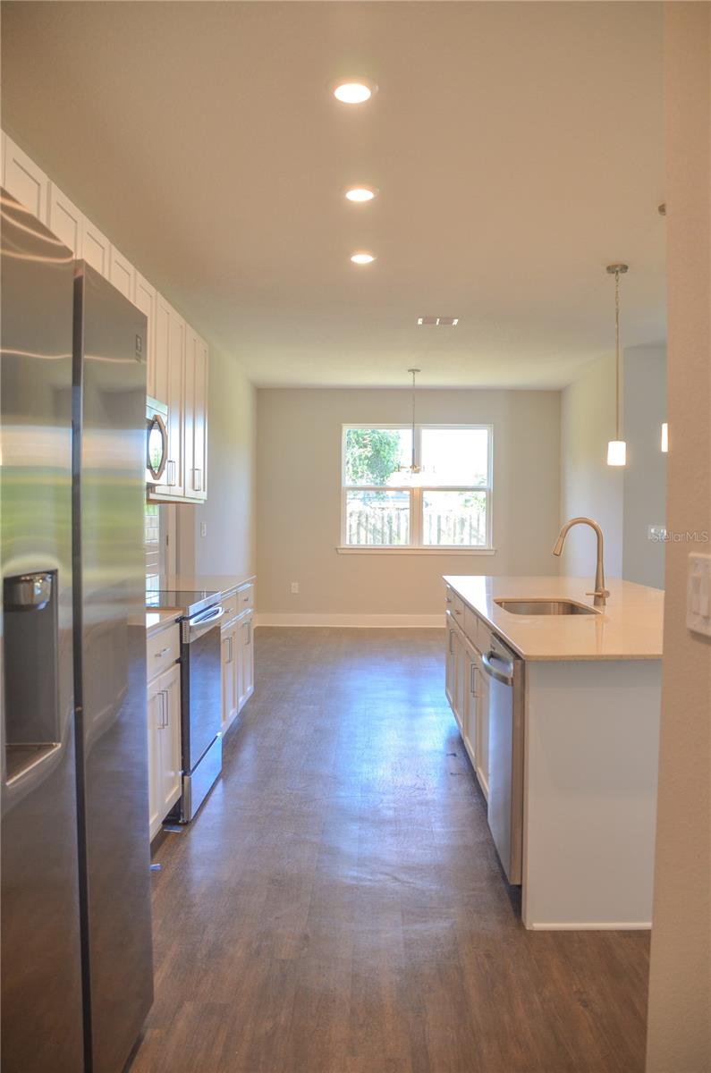 15 LONDON DR