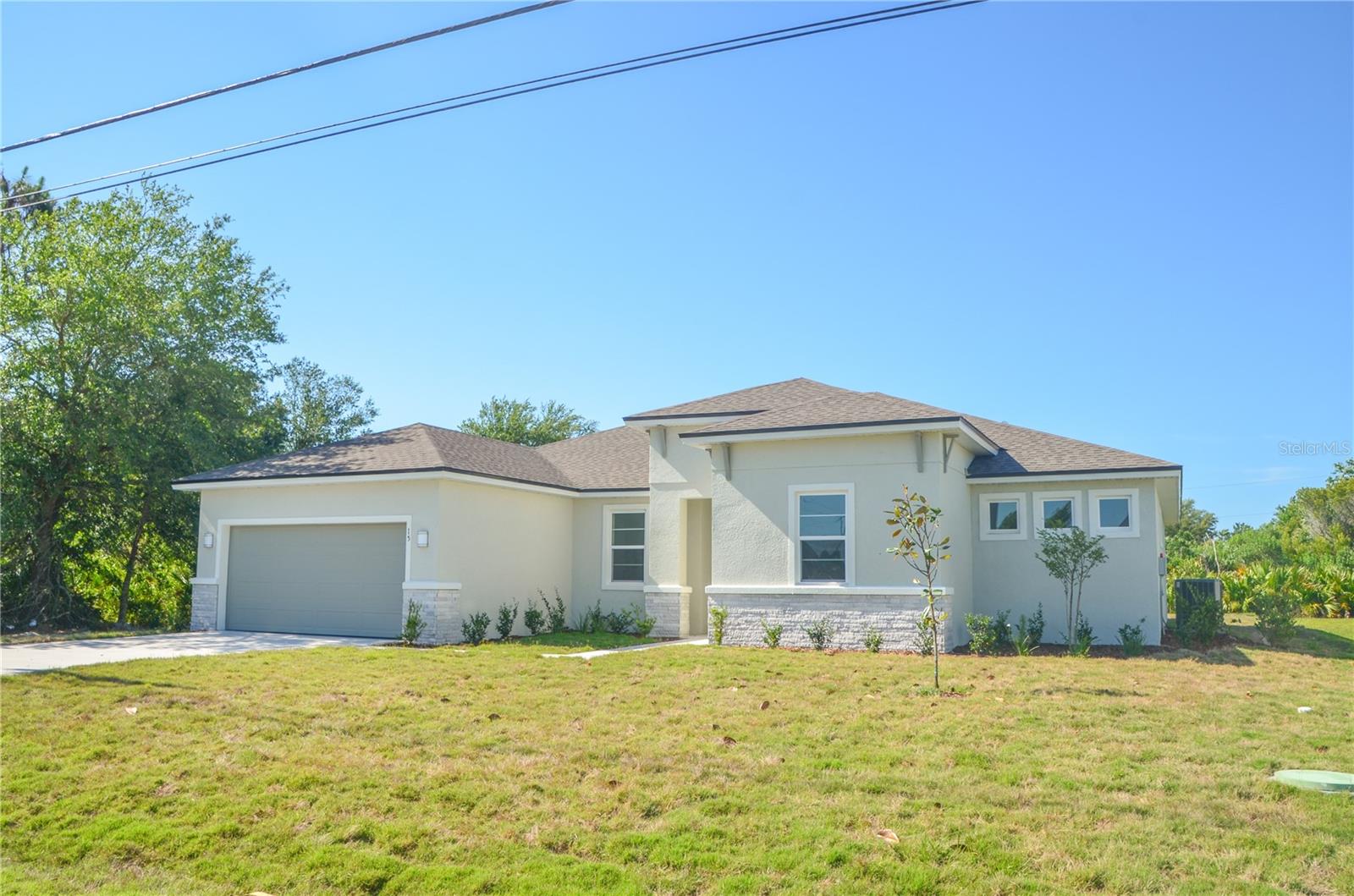 15 LONDON DR