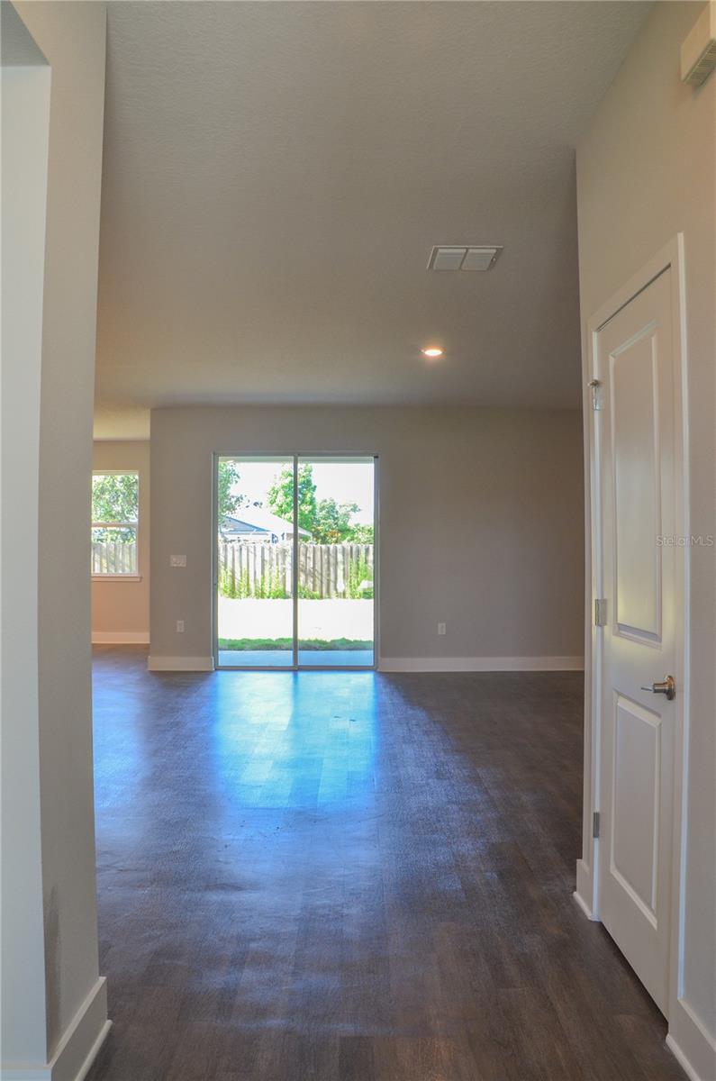 15 LONDON DR