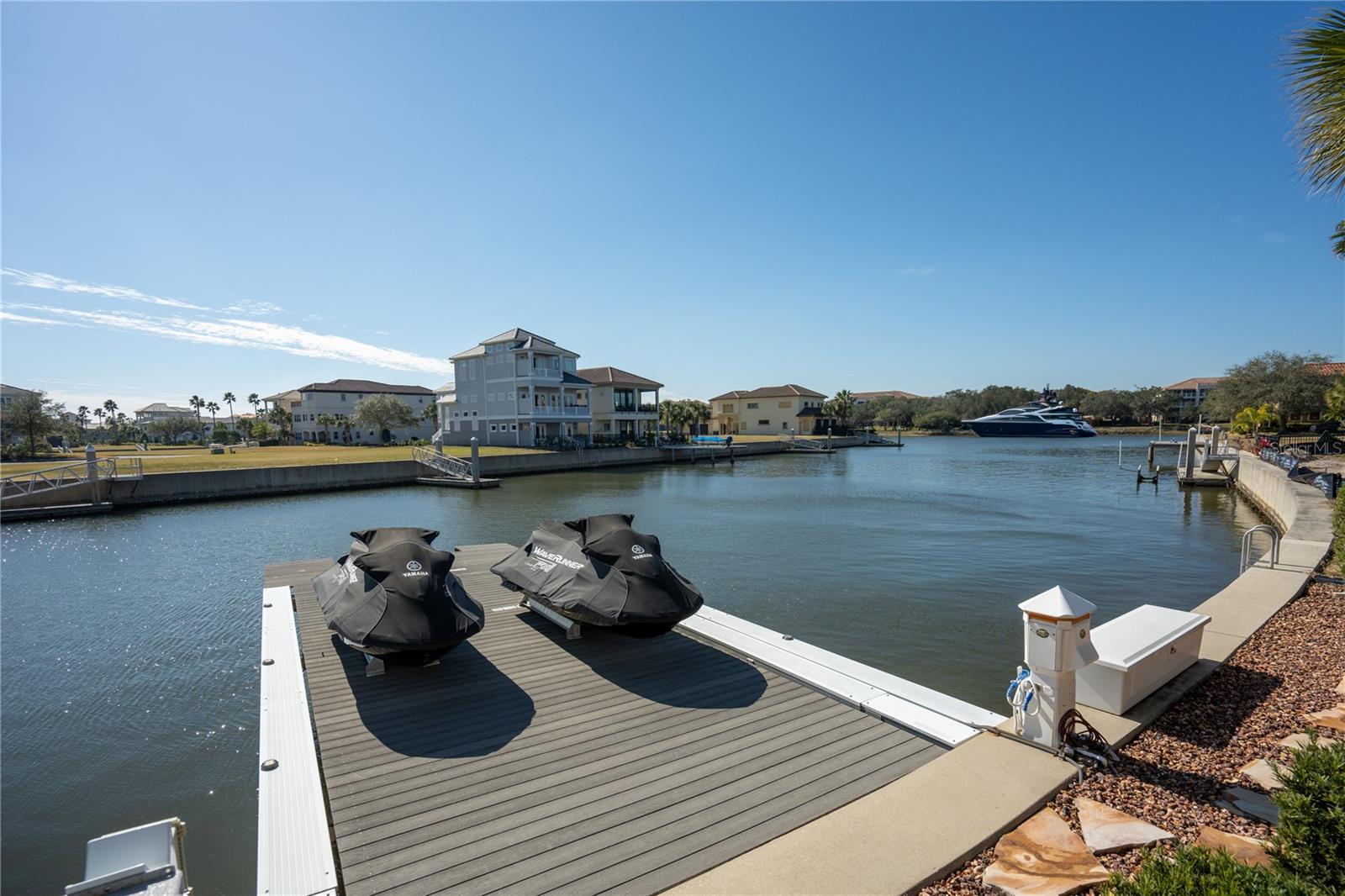 330 HARBOR VILLAGE PT N