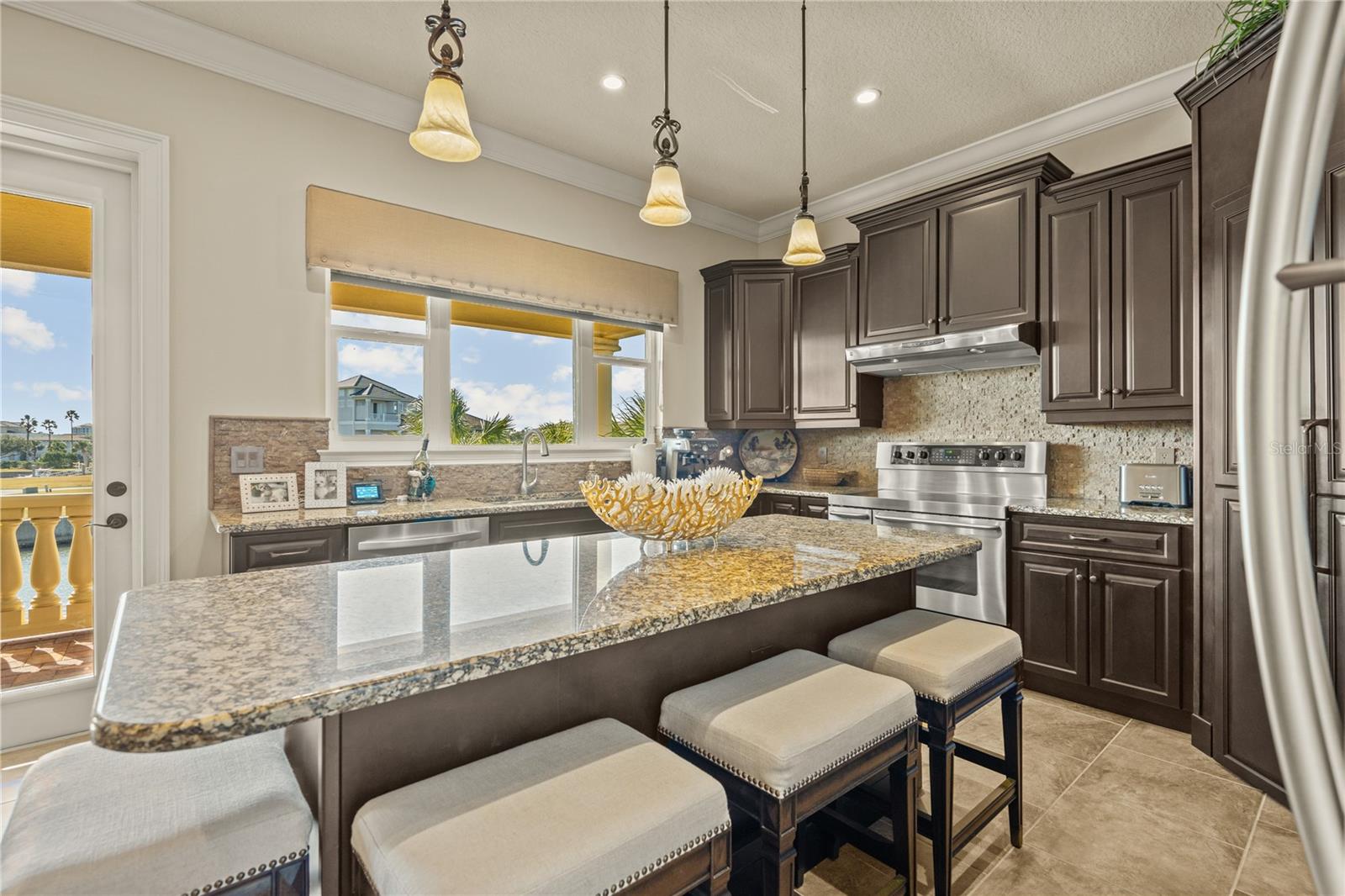 330 HARBOR VILLAGE PT N