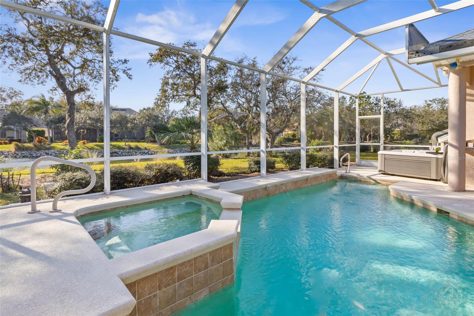 12 EGRET DR