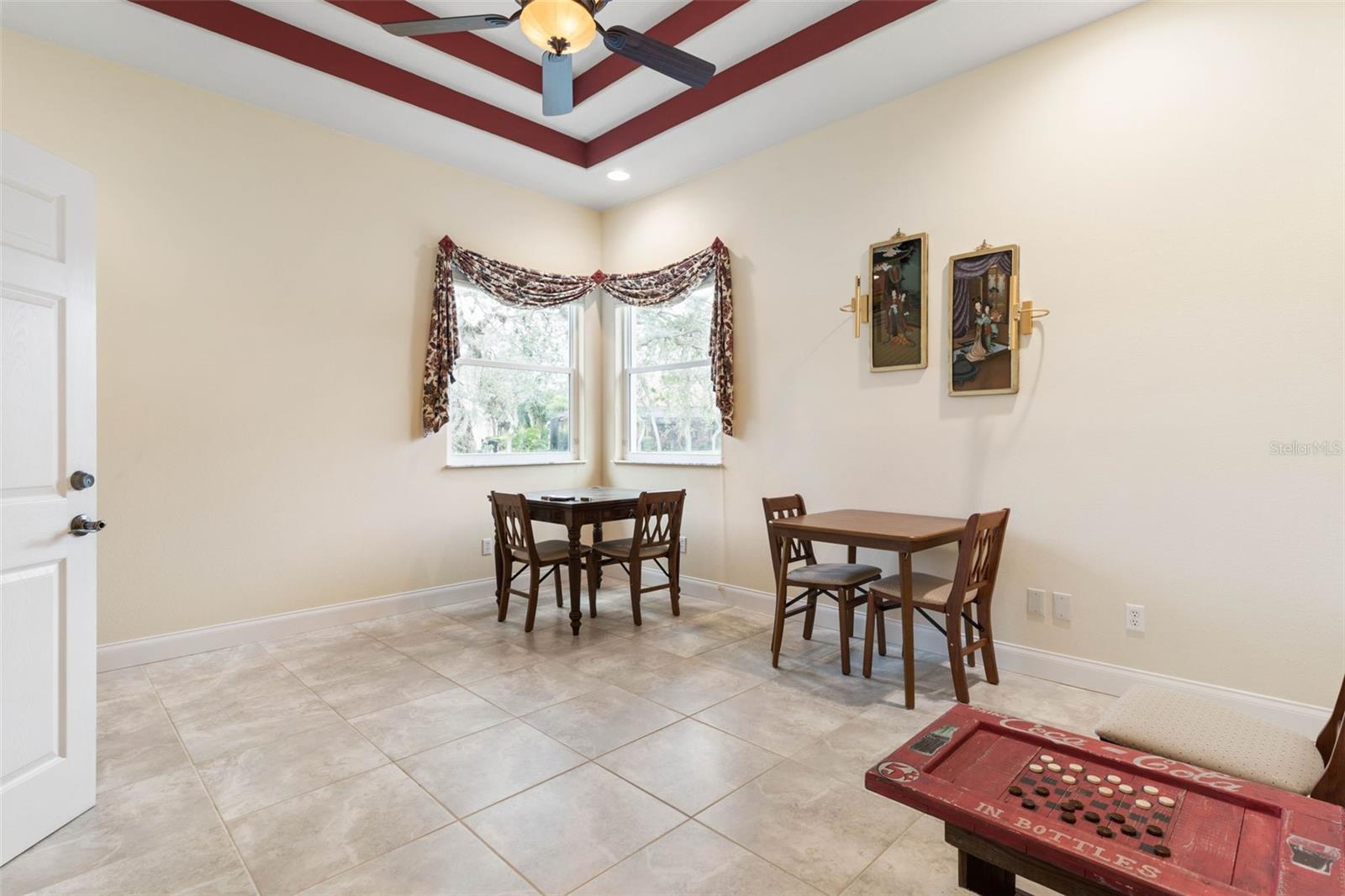 12 EGRET DR