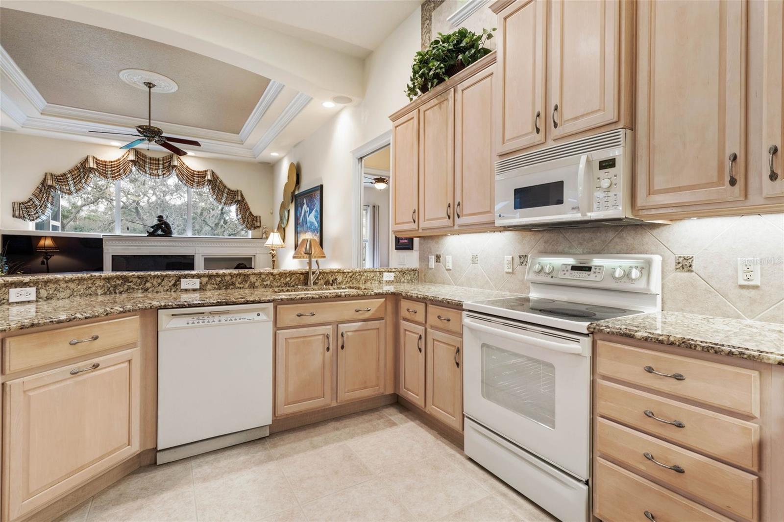 12 EGRET DR